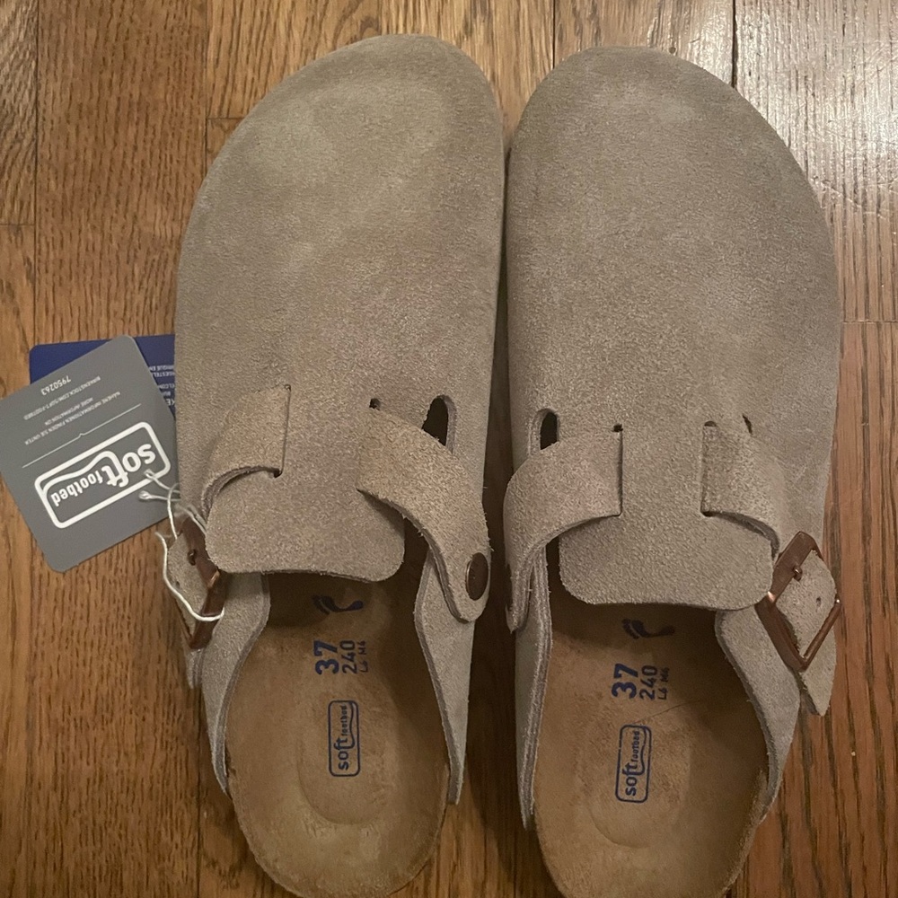 Birkenstock Boston Soft Footbed - Taupe Suede. Size 6 / 37